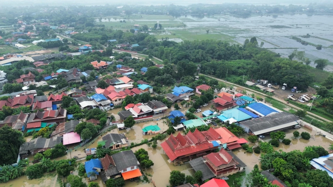 ป่าโมก วิกฤตต่อเนื่อง น้ำย้อนท่วม ต้องปิดถนน 33 ป่าโมก-สุพรรณอีกรอบ