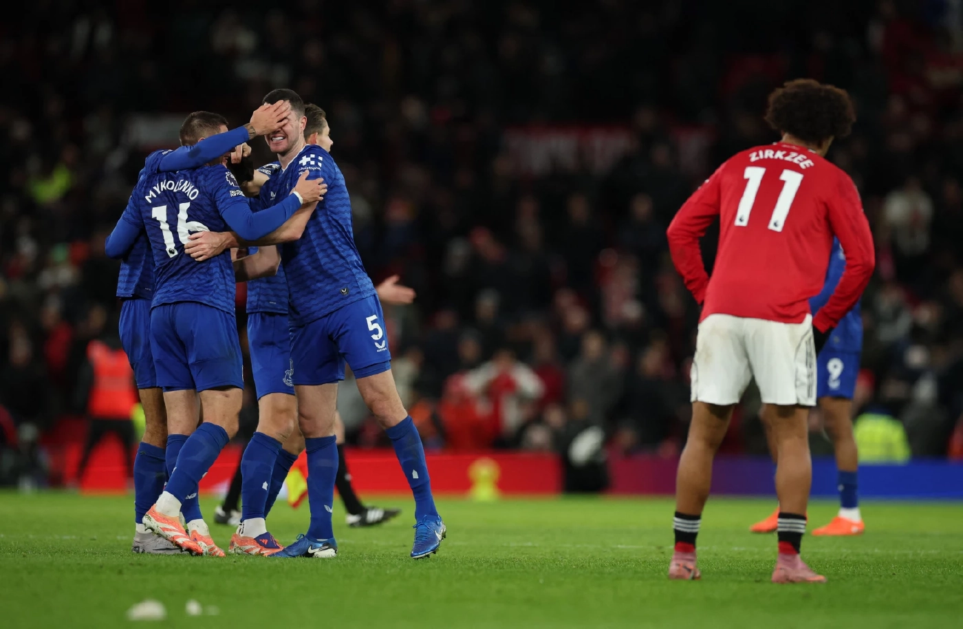 เอฟเวอร์ตัน 10 คน บุกเฉือน แมนยู 1-0 กานา เกย์ โดนแดงฉาวตบเพื่อน