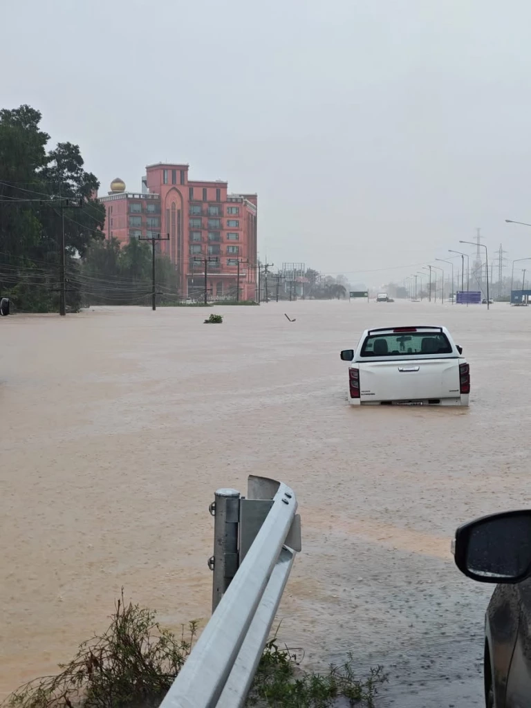 เปิดสาเหตุ "น้ำท่วมภาคใต้" หนักกว่าปี 53 ชี้ฝนหนัก 24 ชั่วโมง สูงสุดในรอบ 300 ปี (มีคลิป)
