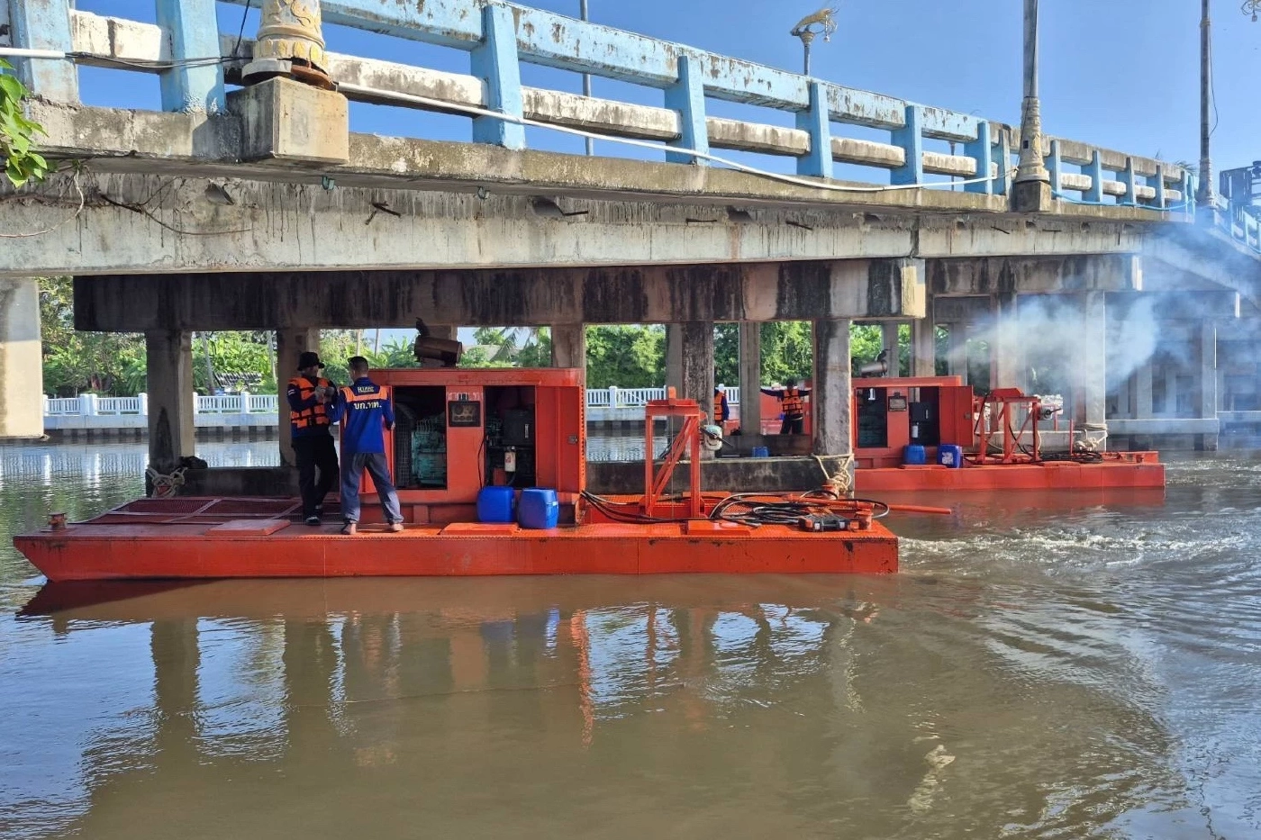 เร่งติดตั้งเรือผลักดันน้ำที่คลองปากแตระ อ.ระโนด ดันมวลน้ำออกสู่อ่าวไทย