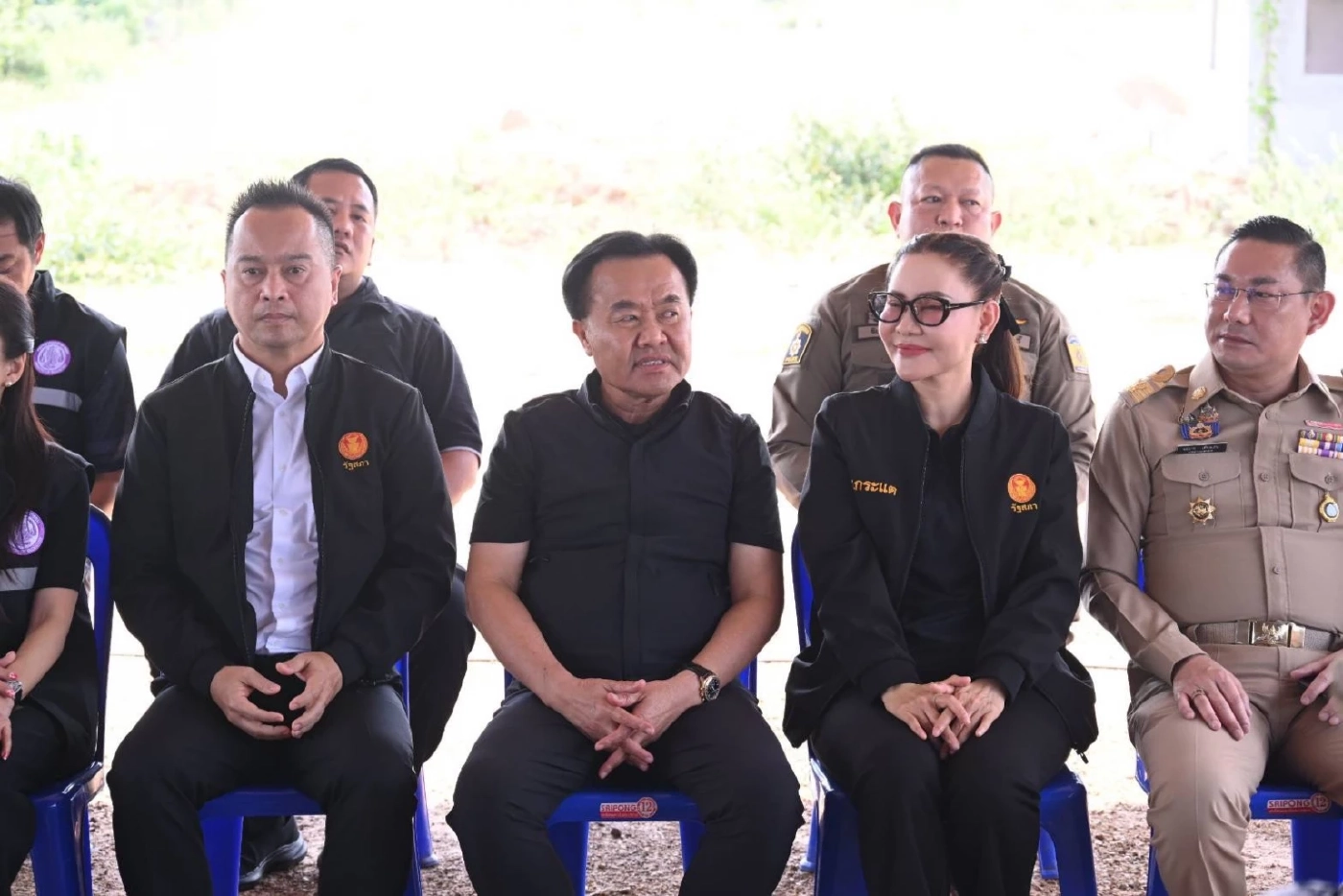 สส.เพชรบุรี ปะทะคารมเดือดกับ นอภ.เขาย้อย ปมชาวบ้านร้องคัดค้านตั้งโรงงาน (ชมคลิป)