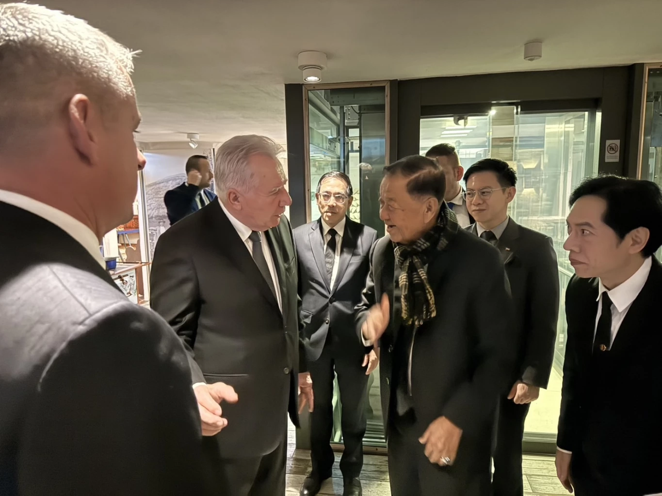 ฮังการี "แกะดำยุโรป" - บทเรียนไทยด้านนโยบาย ตปท.? พึ่งตัวเอง (มีคลิป)