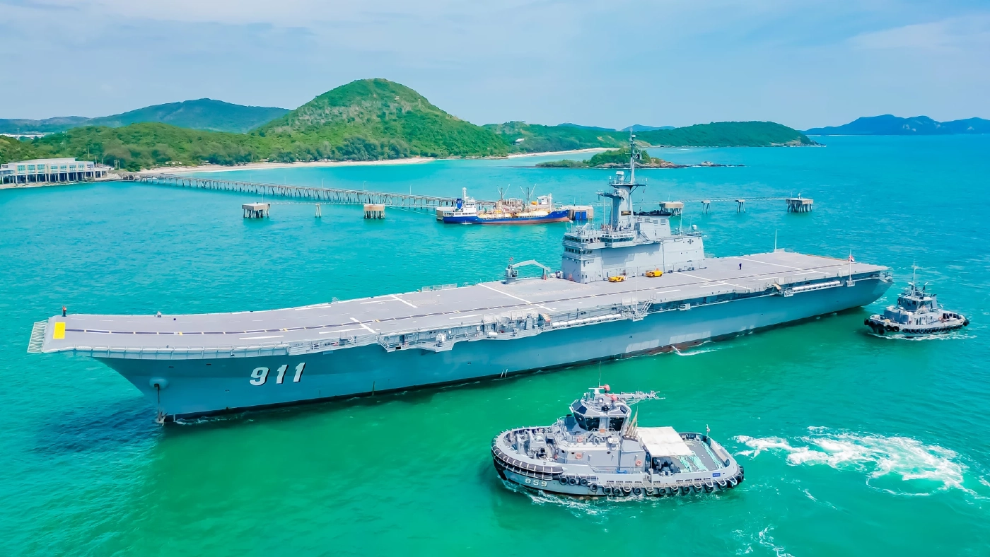 แฟ้มภาพ (เรือหลวงจักรีนฤเบศร)