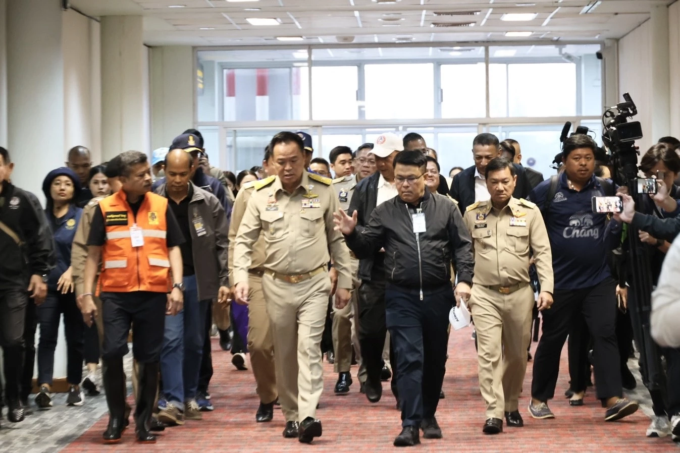 นายกฯ "อนุทิน" บินถึงหาดใหญ่! สั่งเร่งช่วย "กลุ่มเปราะบาง" หลังสงขลาวิกฤตน้ำท่วม "ยกธงแดง" 103 ชุมชน