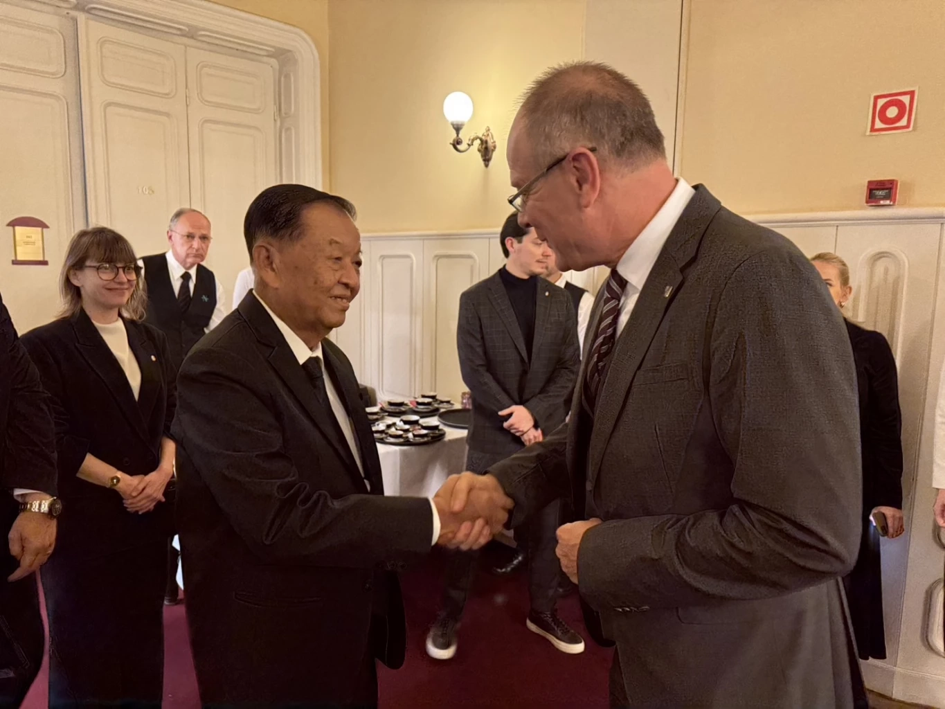 นายวันนอร์ เข้าพบกับ ดร.ทิบอร์ นาฟราชิช