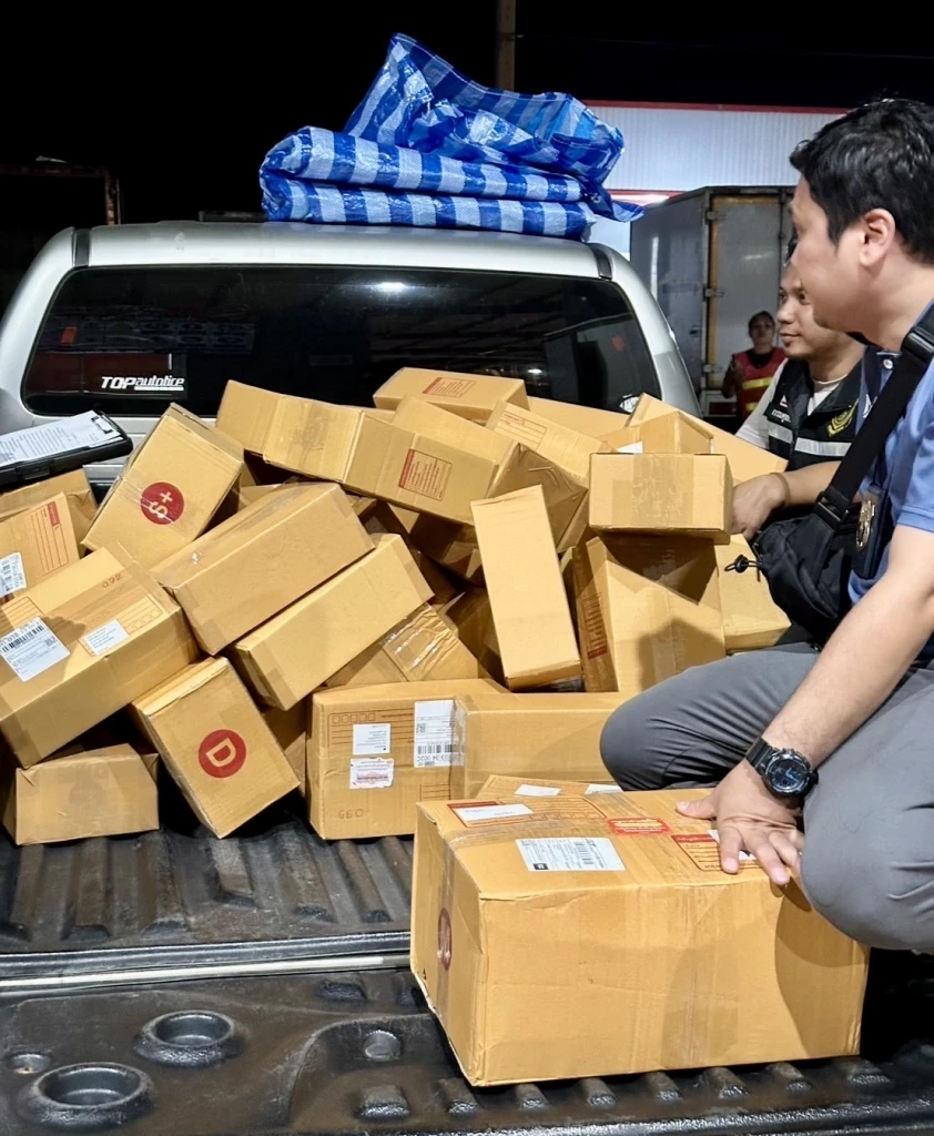 กรมศุลฯภ.4 ยึดบุหรี่ต่างประเทศหนีภาษีอื้อ มูลค่ากว่า 1.4 ล้านบาท