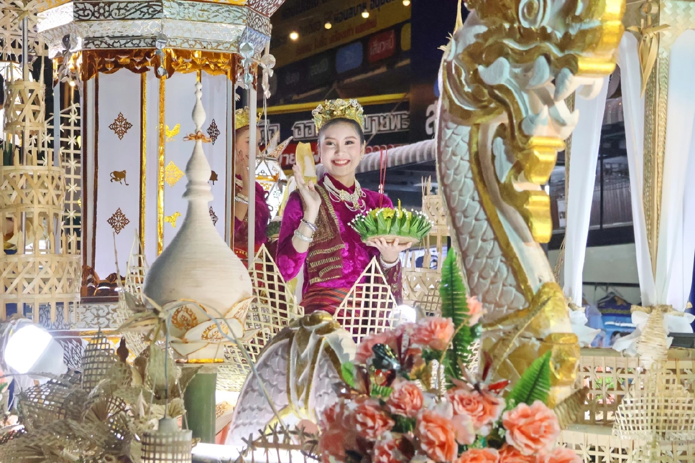 ลอยกระทงดิจิทัล ชมขบวนแห่กระทง จาก 15 ชุมชน ณ กว๊านพะเยา