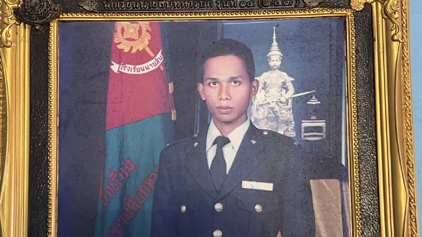 แม่ "จ.ส.อ.เทิดศักดิ์" วิงวอนสิ่งศักดิ์สิทธิ์ คุ้มครองลูกชาย หลังเหยียบกับระเบิด (มีคลิป)