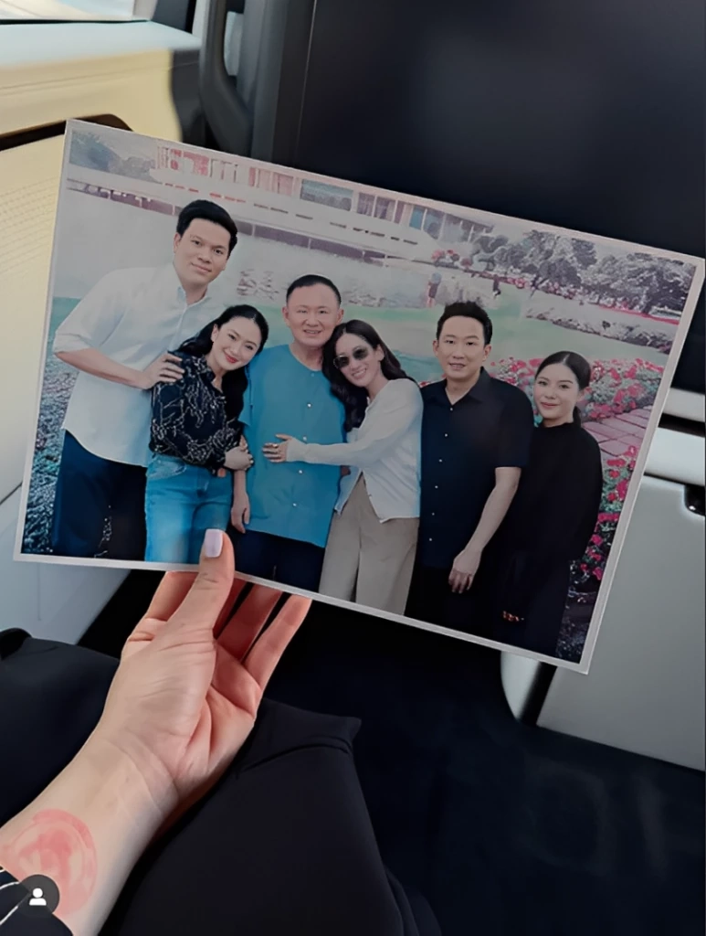 “อิ๊งค์” โพสต์รูปถ่ายร่วม “ทักษิณ” หลังได้เข้าเยี่ยมแบบใกล้ชิด