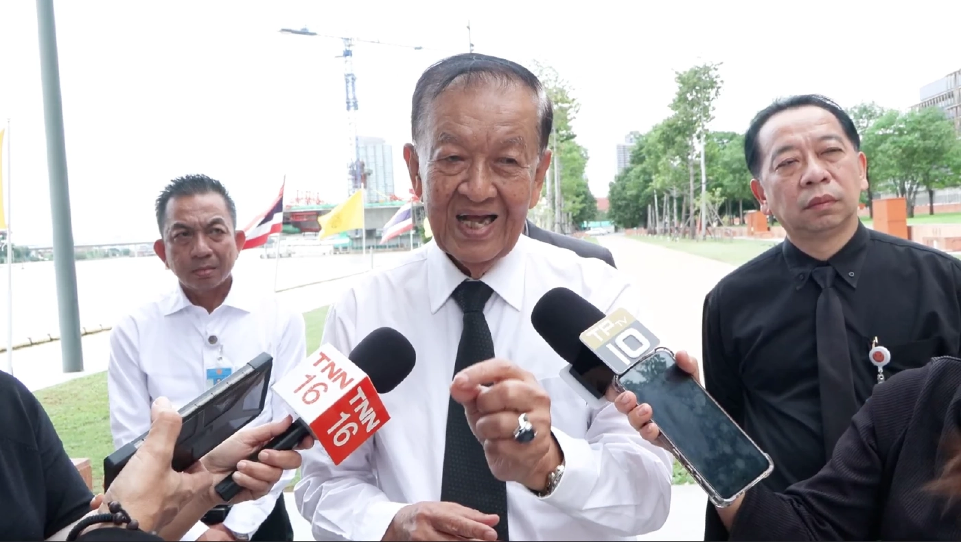 นายวันมูหะมัดนอร์  มะทา ประธานสภาผู้แทนราษฎร