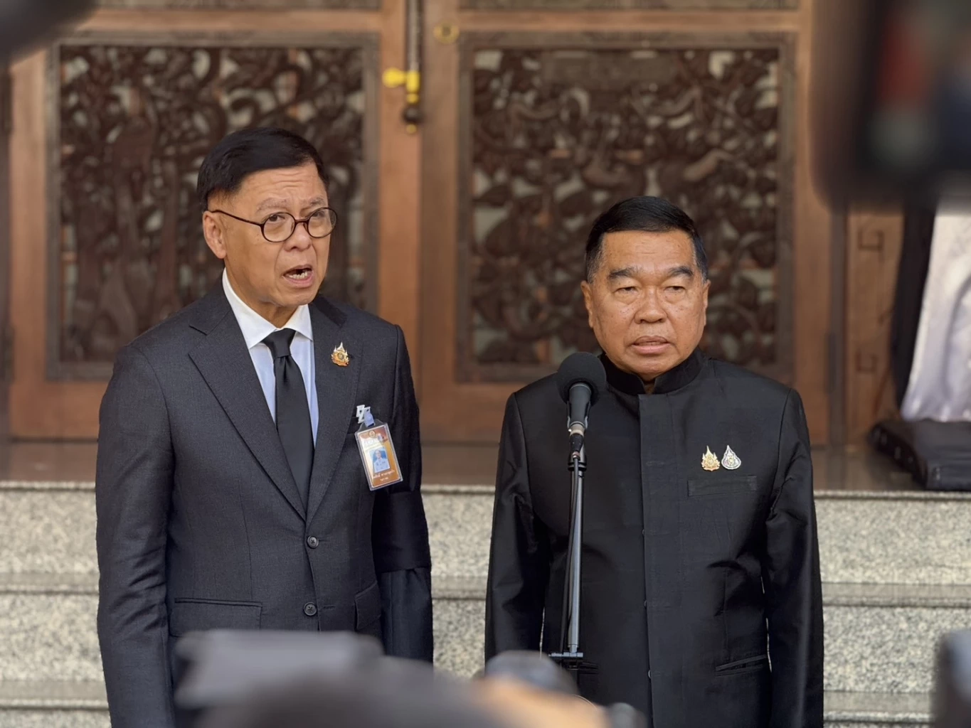 นายสีหศักดิ์ พวงเกตุแก้ว รมว.ต่างประเทศ และ พลเอก ณัฐพล นาคพาณิชย์ รมว.กลาโหม 