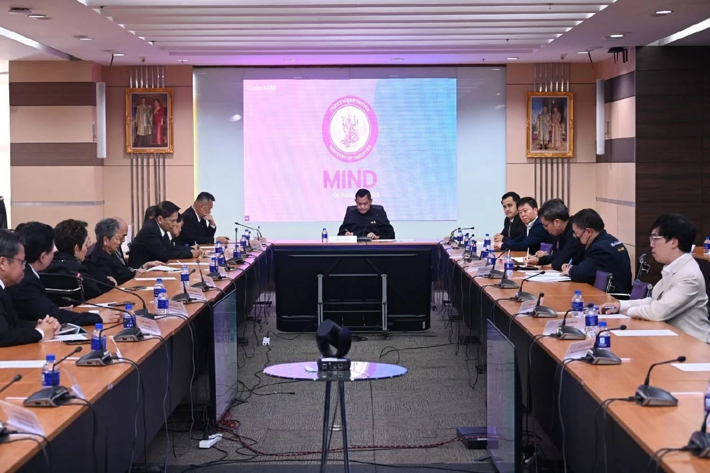 "ธนกร" หารือ 3 สมาคมโรงงานน้ำตาลทราย เพิ่มรายได้ช่วยชาวไร่อ้อย