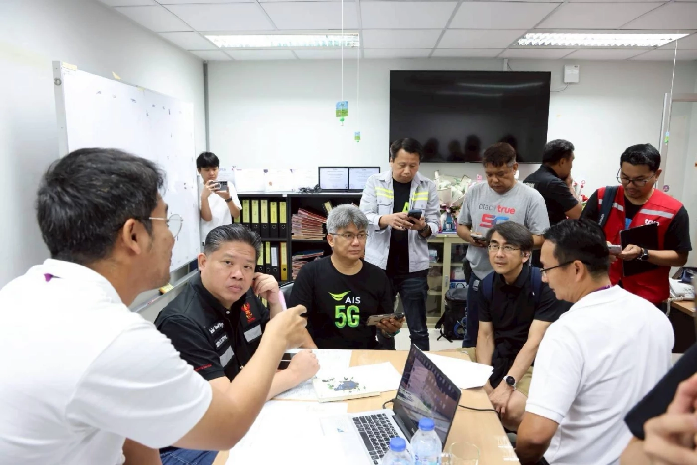 "กสทช." สั่งค่ายมือถือไม่คิดค่าโทรศัพท์-อินเทอร์เน็ต-ไวไฟ ให้คนหาดใหญ่ช่วงน้ำท่วม