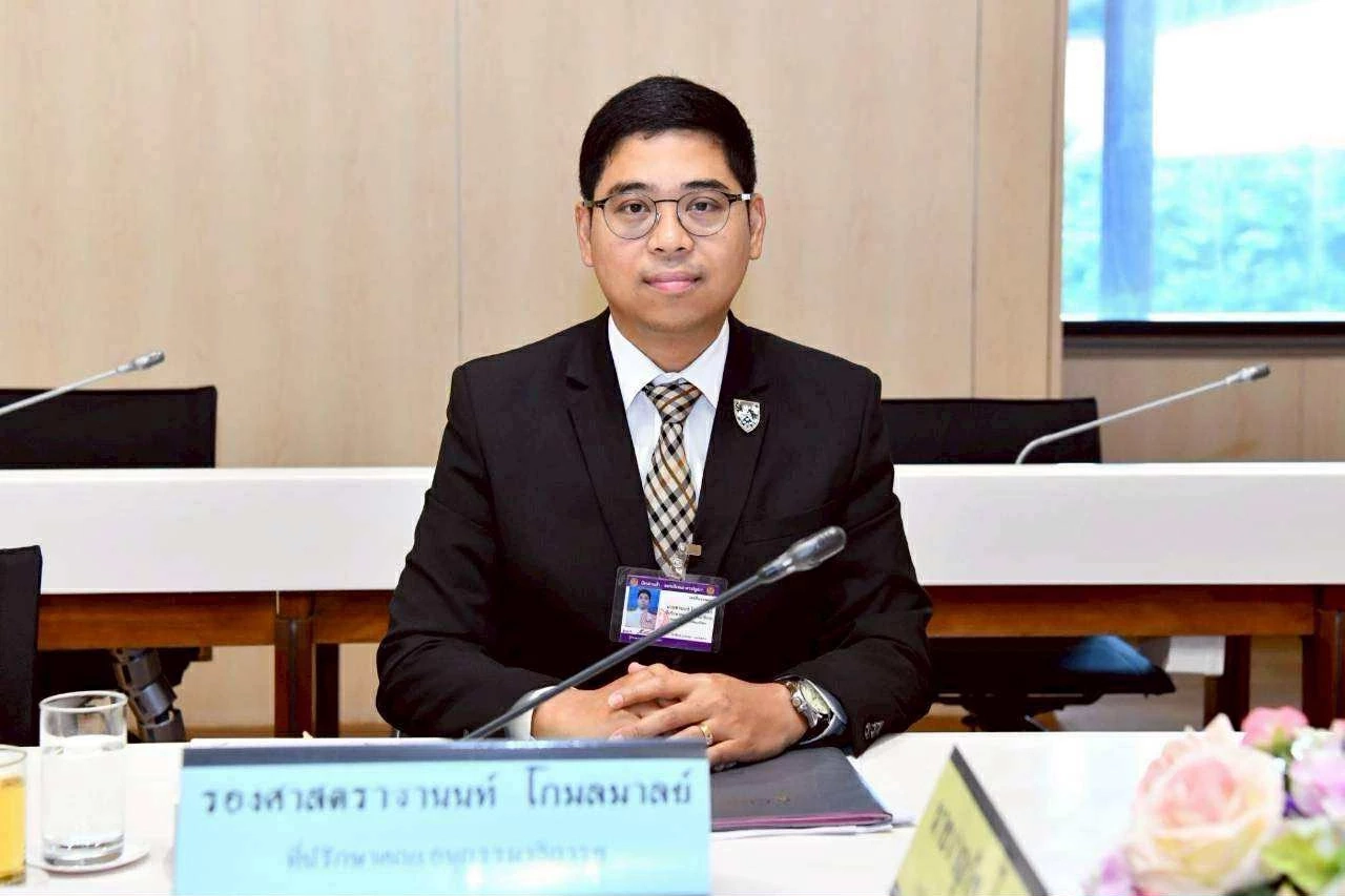 รศ.ดร.ชานนท์ โกมลมาลย์