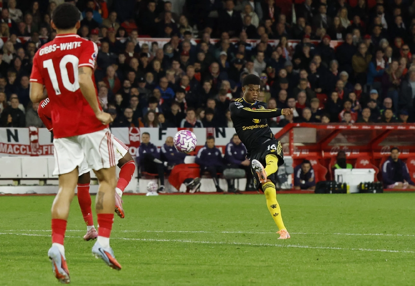 สรุปผล พรีเมียร์ลีก : อาร์เซนอล ผงาดนำ 7 แต้ม ลิเวอร์พูล คืนชีพ