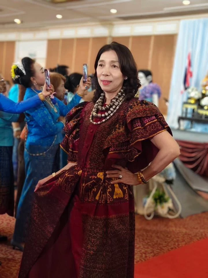 ซ้อกุล ปทิดา อดีต สจ.สุรินทร์ สายบ้านใหญ่มุ่งเจริญพร 