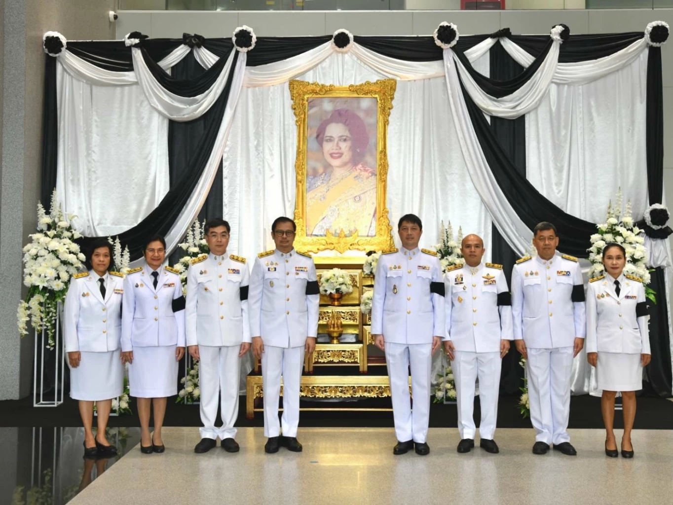 เลขาฯศาลยุติธรรมนำจัดพิธีลงนามแสดงความอาลัยพระพันปีหลวง