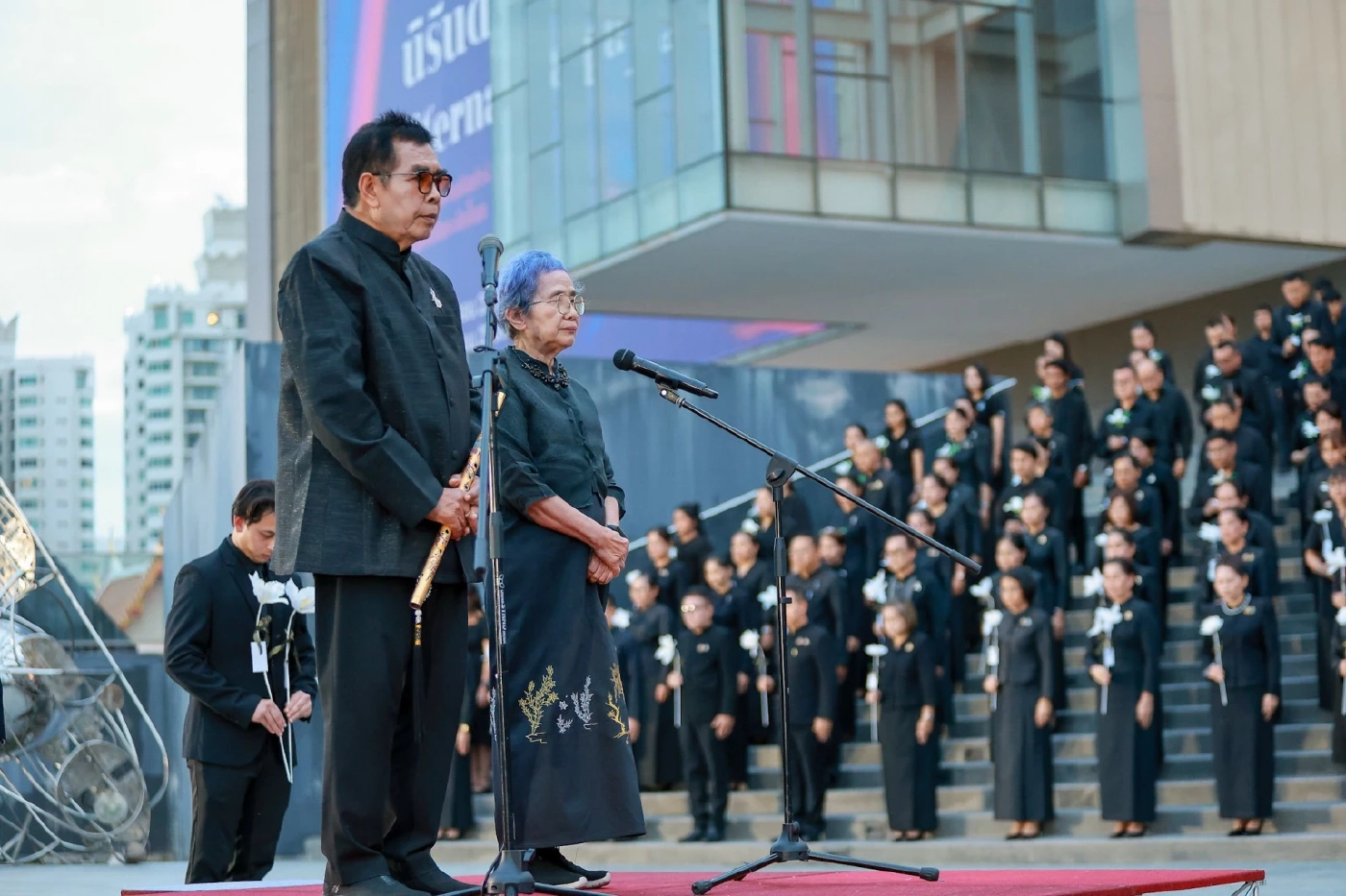 วธ. จัดกิจกรรม "รวมพลังพร้อมภักดิ์ อัคราภิรักษศิลปิน"