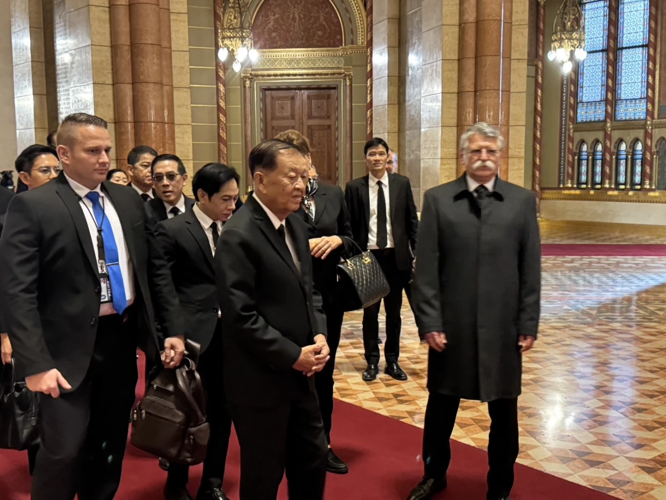 ปธ.รัฐสภาฮังการี ชูไทยรักษาเอกราช จับมือ “วันนอร์” สานมิตรภาพยั่งยืน