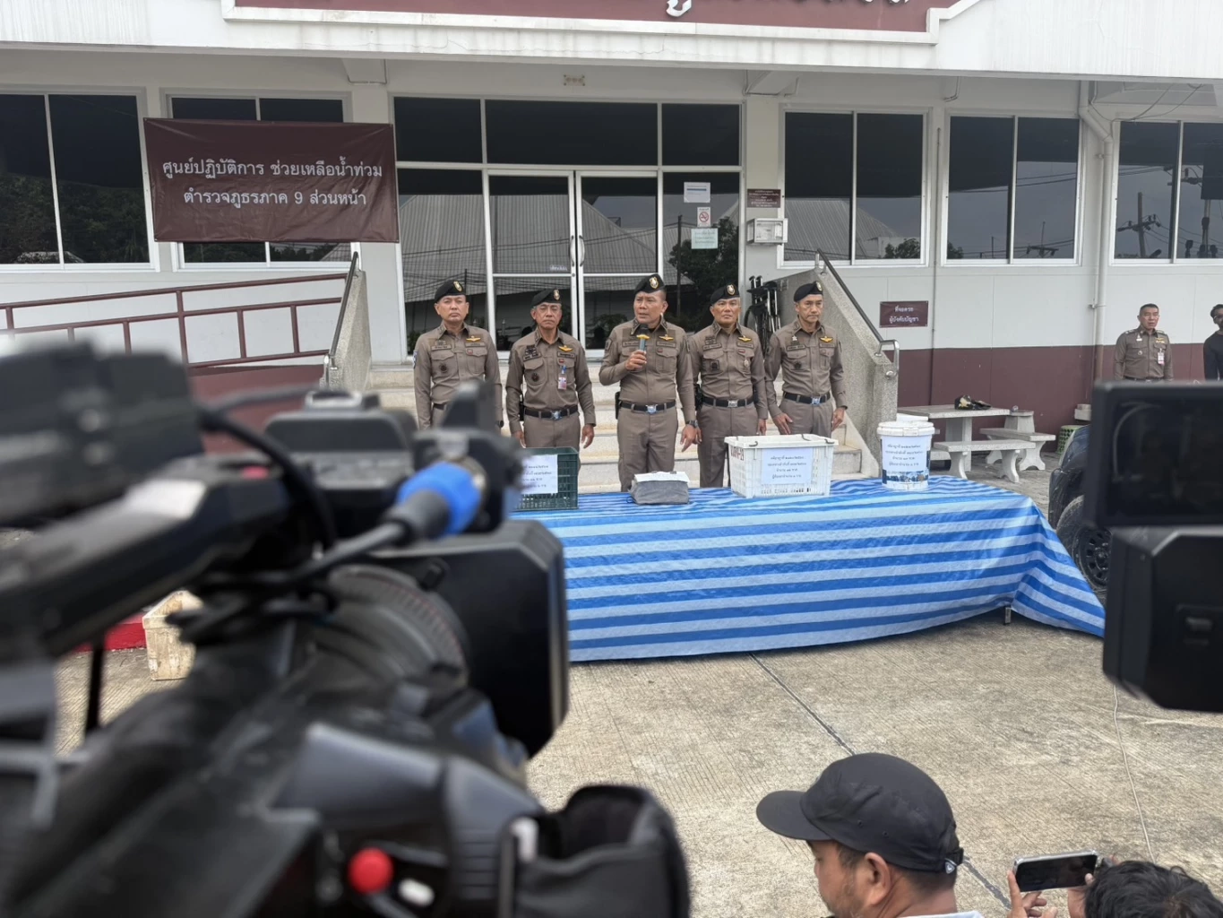 จับแล้ว 6 คนร้าย ขโมยเบียร์จากตู้คอนเทนเนอร์ ช่วงน้ำท่วมหาดใหญ่