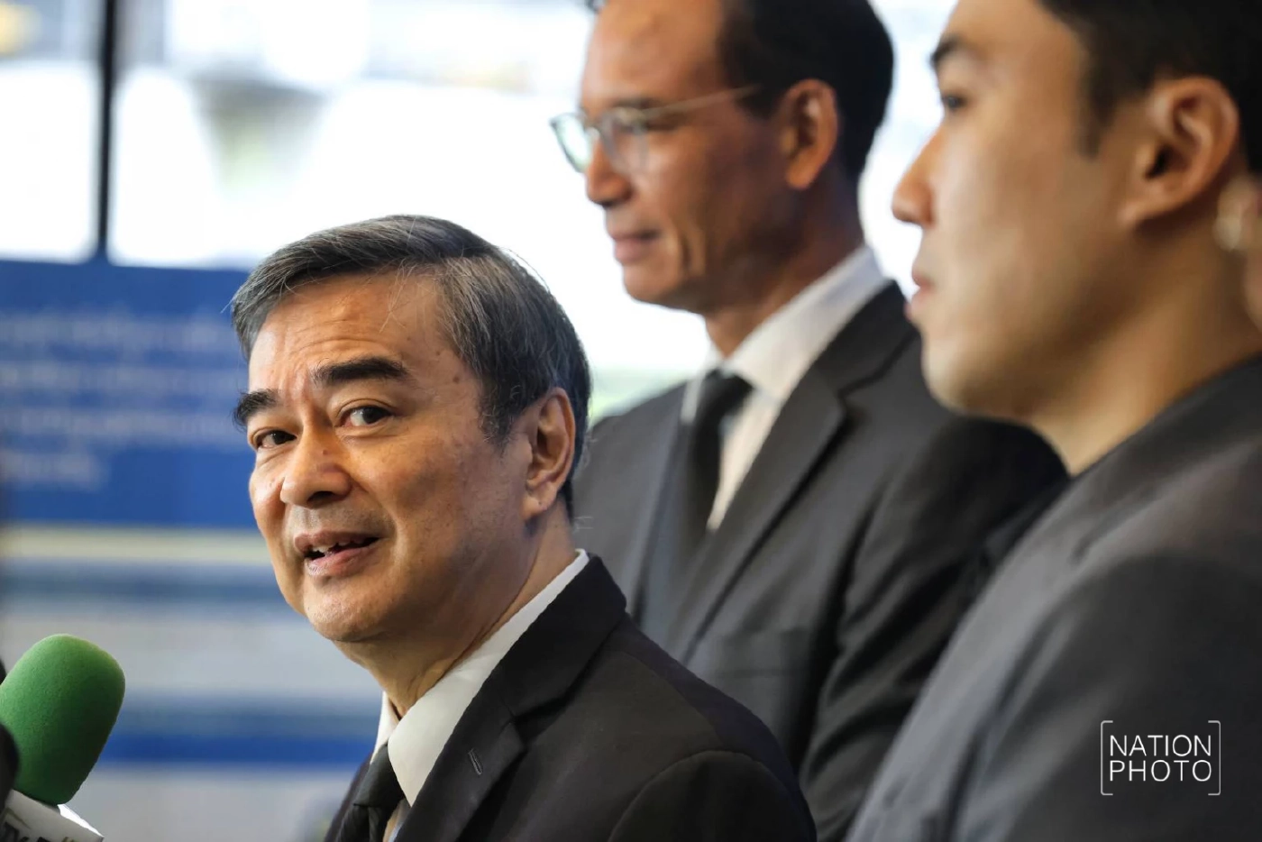 นายอภิสิทธิ์ เวชชาชีวะ หัวหน้าพรรค ปชป.