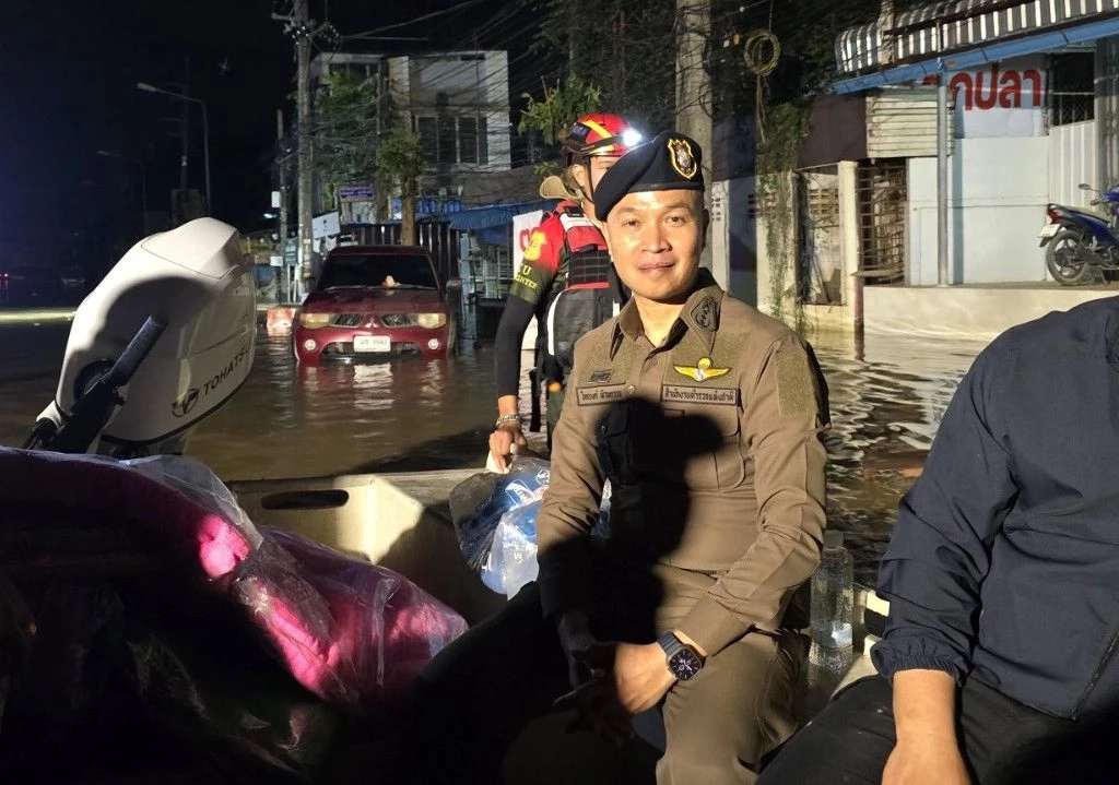 “รบพิเศษ ทบ.” ลงพื้นที่เขต 8 หาดใหญ่ เร่งช่วย ปชช.ที่ติดค้าง