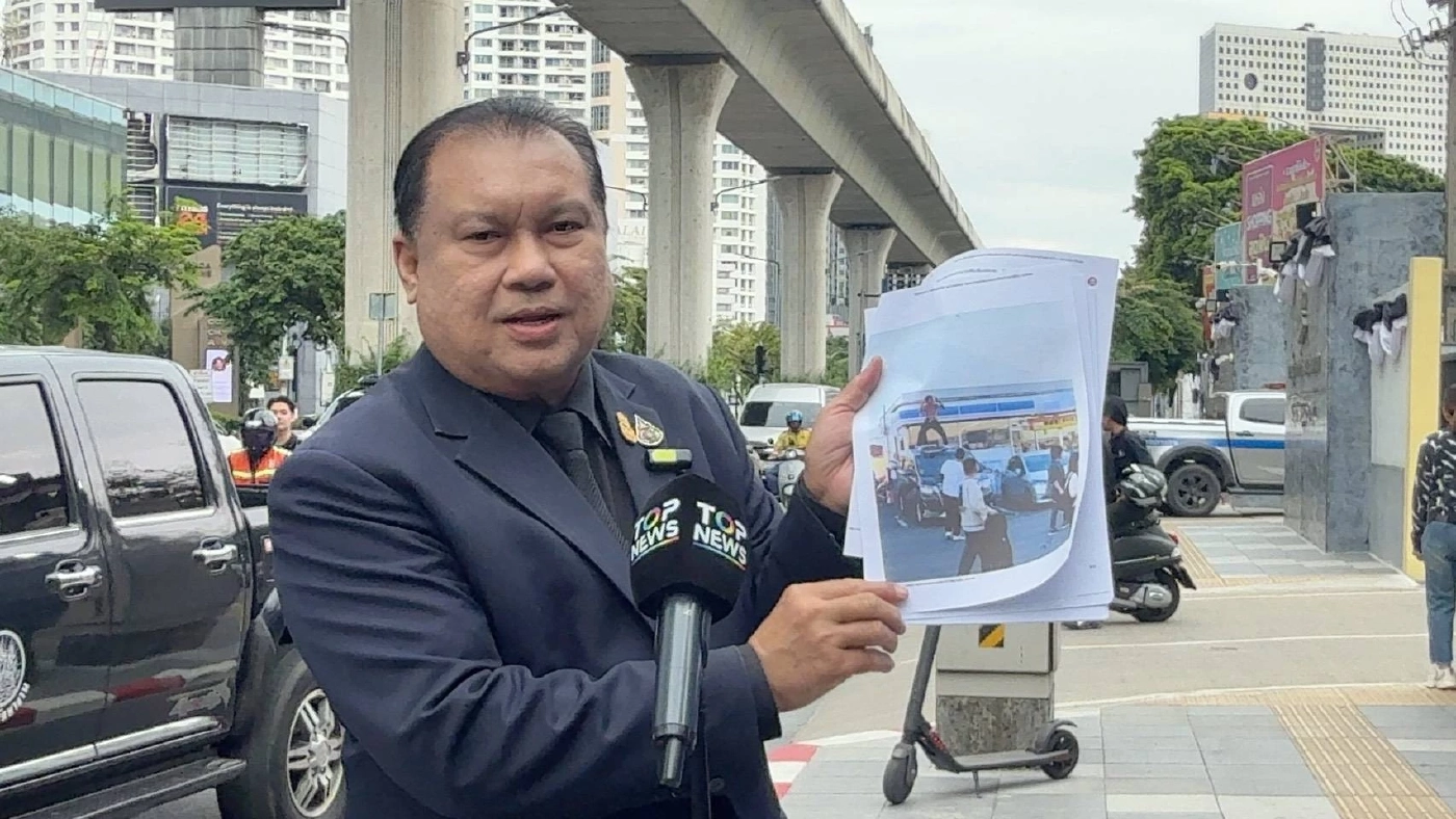 "สนธิญา" จี้ ผบช.ก. เอาผิด "แจ็กแปปโฮ" ถอดเสื้อเต้นบนหลังคารถที่ญี่ปุ่น