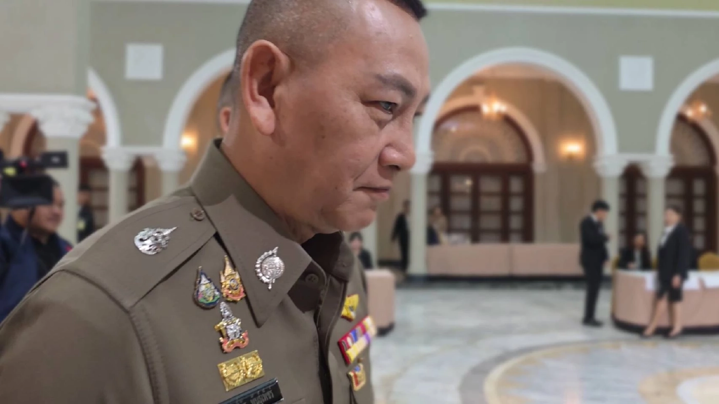 เปิดคลิป! "บิ๊กต่าย" ปัดตอบ-ส่ายหน้า หลังสื่อถามปม "บิ๊กโจ๊ก" แฉ "องค์กรตำรวจ" พัวพัน "สแกมเมอร์-พนันออนไลน์"