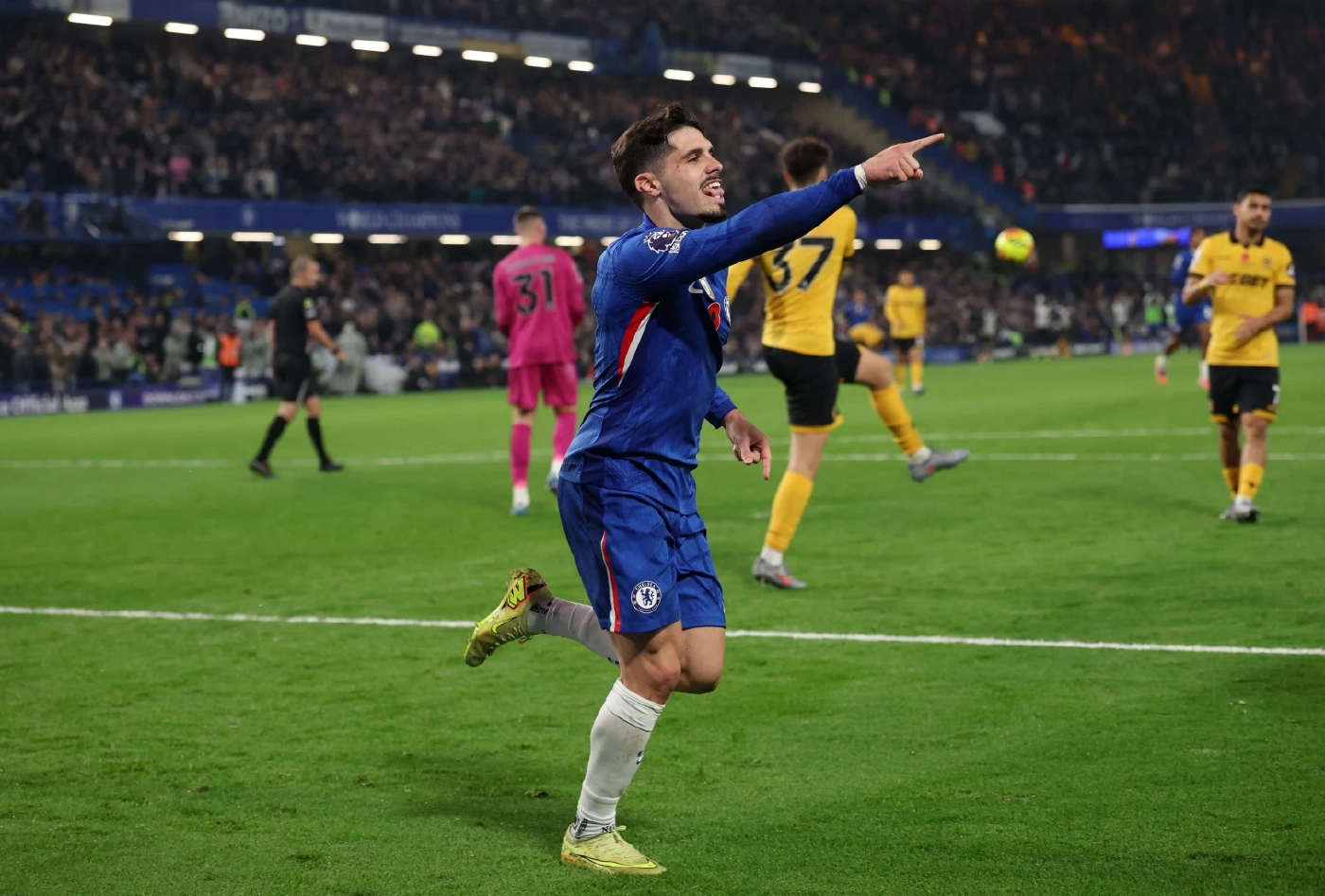 สรุปผล-ตารางคะแนน พรีเมียร์ลีก : อาร์เซนอล เจ๊า ซันเดอร์แลนด์-แมนยูฯ 10 คนโกงตายท้ายเกม