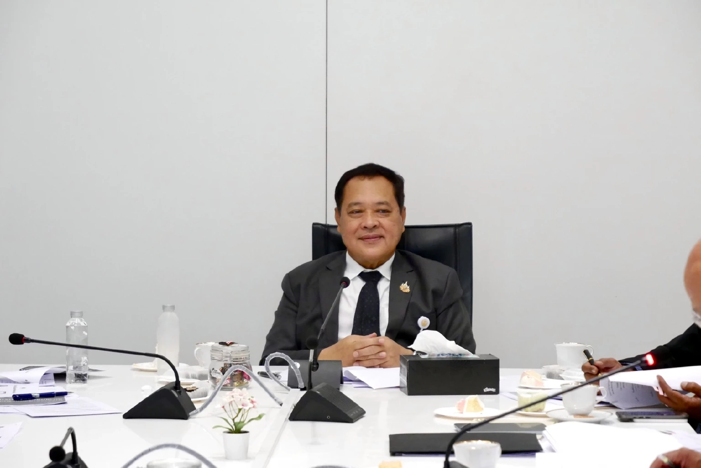 "ทวี" ไปต่อ "ประชาชาติ" นั่งถก กก.บห.ลุยสรรหาผู้สมัคร