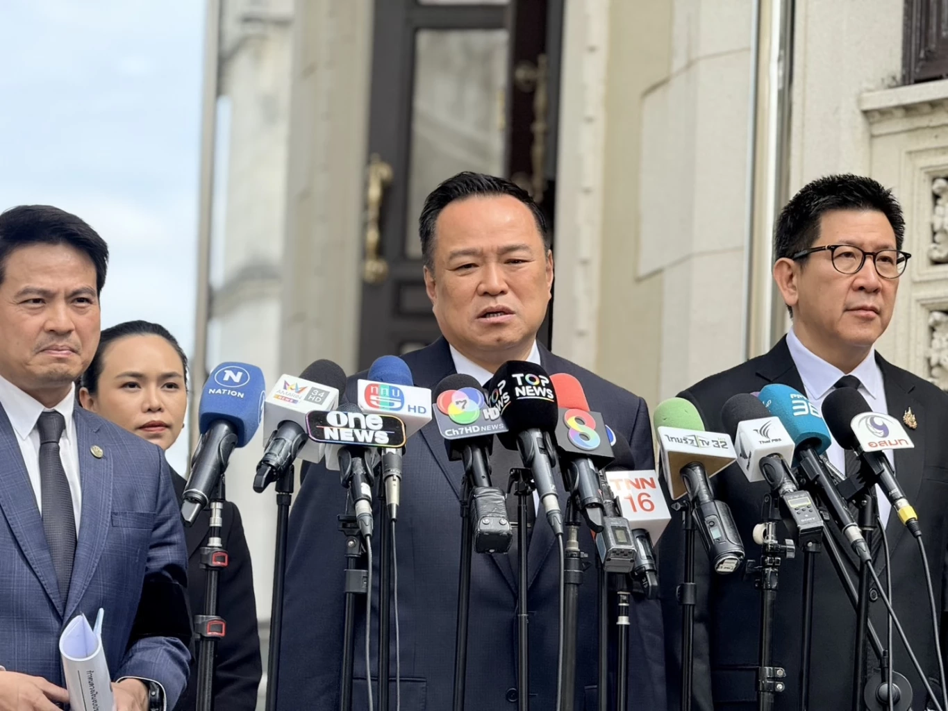 นายกฯ อนุทิน ปฏิเสธแก้ระเบียบ “พักโทษ” สกัด “ทักษิณ” จวกเพื่อไทยอย่าป้ายสีคนอื่น