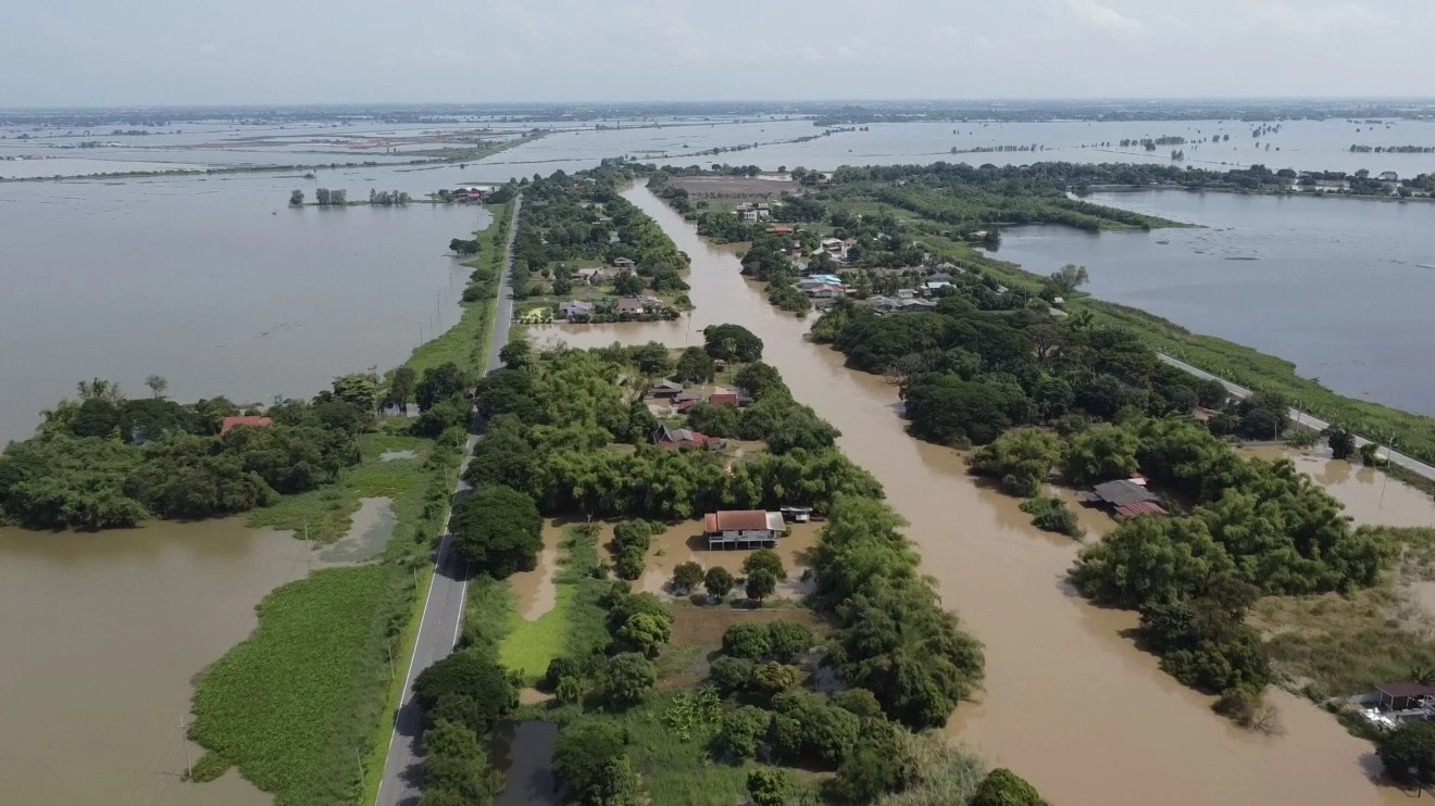 อยุธยา วิกฤต! น้ำท่วม 4 เดือน กระทบ 6 หมื่นกว่าครัวเรือน 11 อำเภอถูกน้ำท่วมสูง