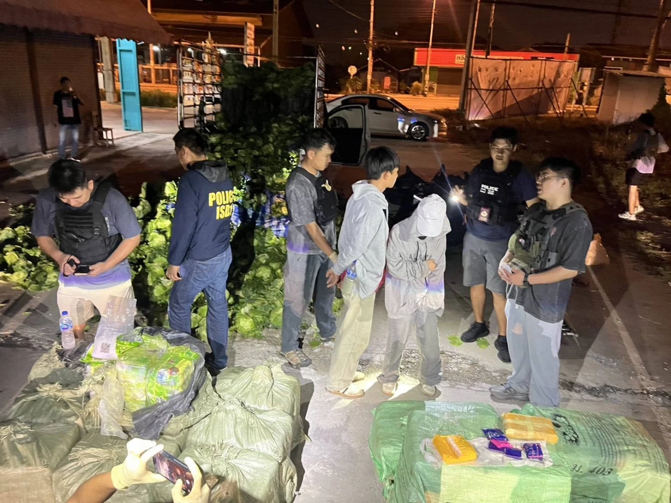 ตร.นครบาล ขยายผลจับยาบิ๊กล็อต ไอซ์ 300 กก. ยาบ้า 2.4 ล้านเม็ด
