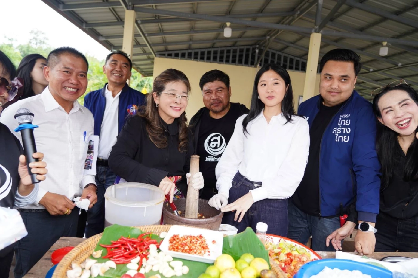 "สุดารัตน์” ควง “จินนี่”ลุยเปิดตัวผู้สมัครภาคอีสาน เตรียมพร้อมสู่สนามเลือกตั้ง