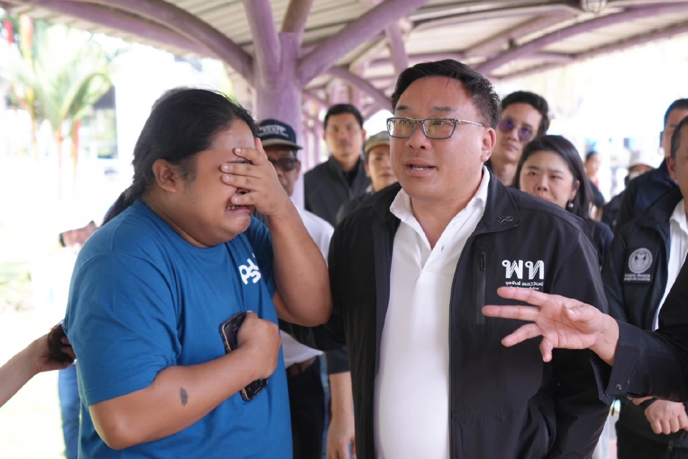 อึ้ง!โคลนท่วมหลังคา “จุลพันธ์” จี้รัฐบาลเร่งช่วยชาวบ้านล้าง