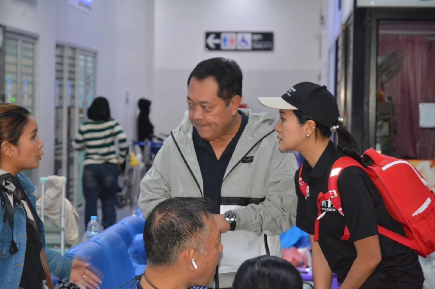 “ทวี-ธีรรัตน์” ช่วยชาวหาดใหญ่ นำวัตถุดิบ 5 ตัน หนุนครัวกลาง