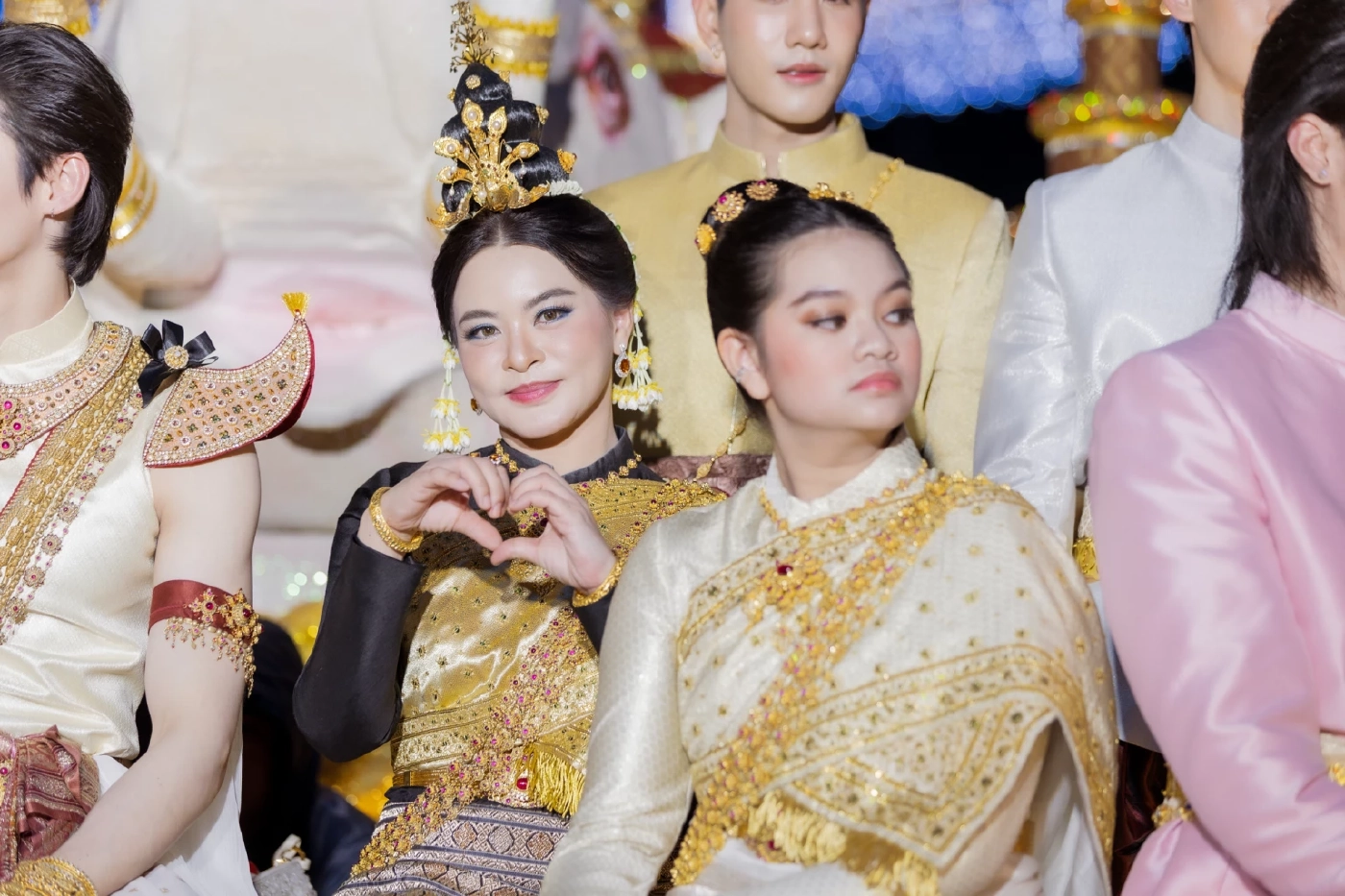 เชียงใหม่จัดขบวนยี่เป็งยิ่งใหญ่ รำลึก "พระพันปีหลวง"