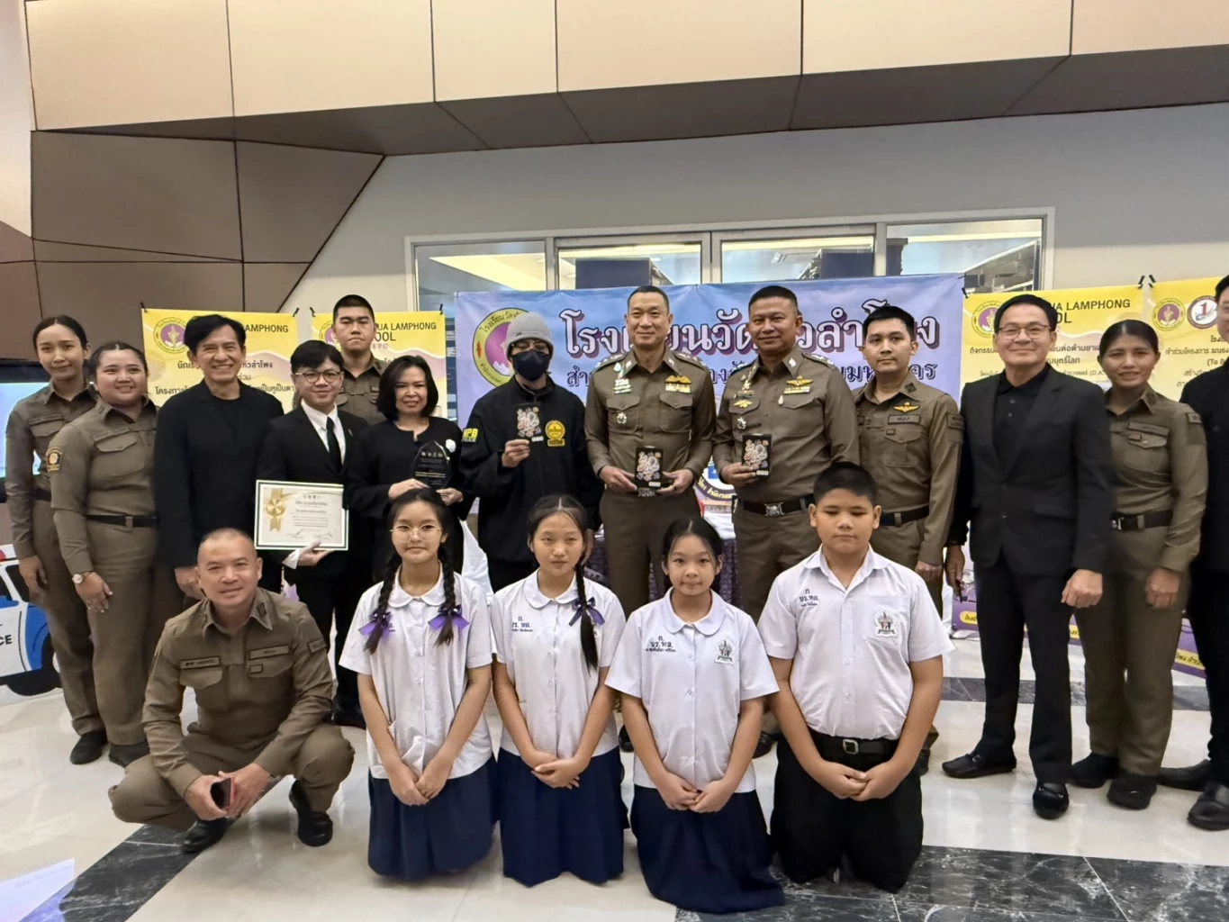 บช.น.-สสส.ดันโครงการกันบุหรี่ไฟฟ้า-สวมหมวกกันน็อก คุ้มภัยเยาวชน