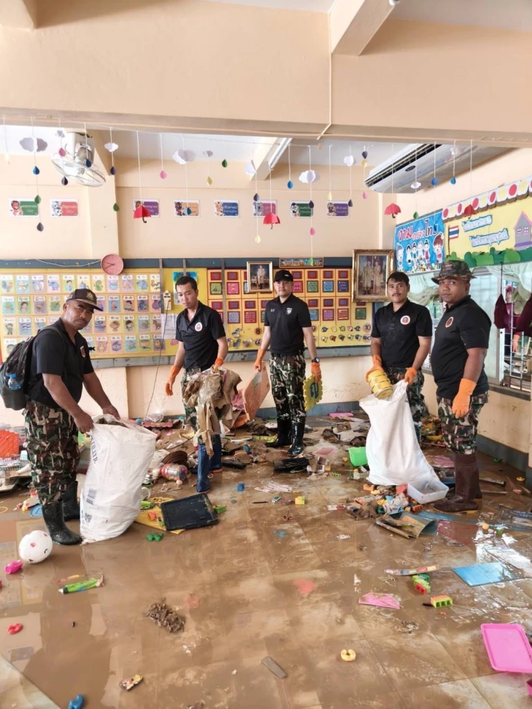 “Big Cleaning คืนความสุข คนสงขลา” วันแรก เก็บขยะกว่า 300 ตัน