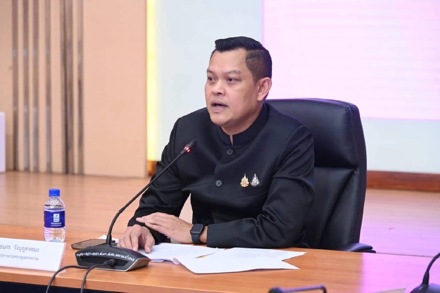 นายธนกร วังบุญคงชนะ รัฐมนตรีว่าการกระทรวงอุตสาหกรรม