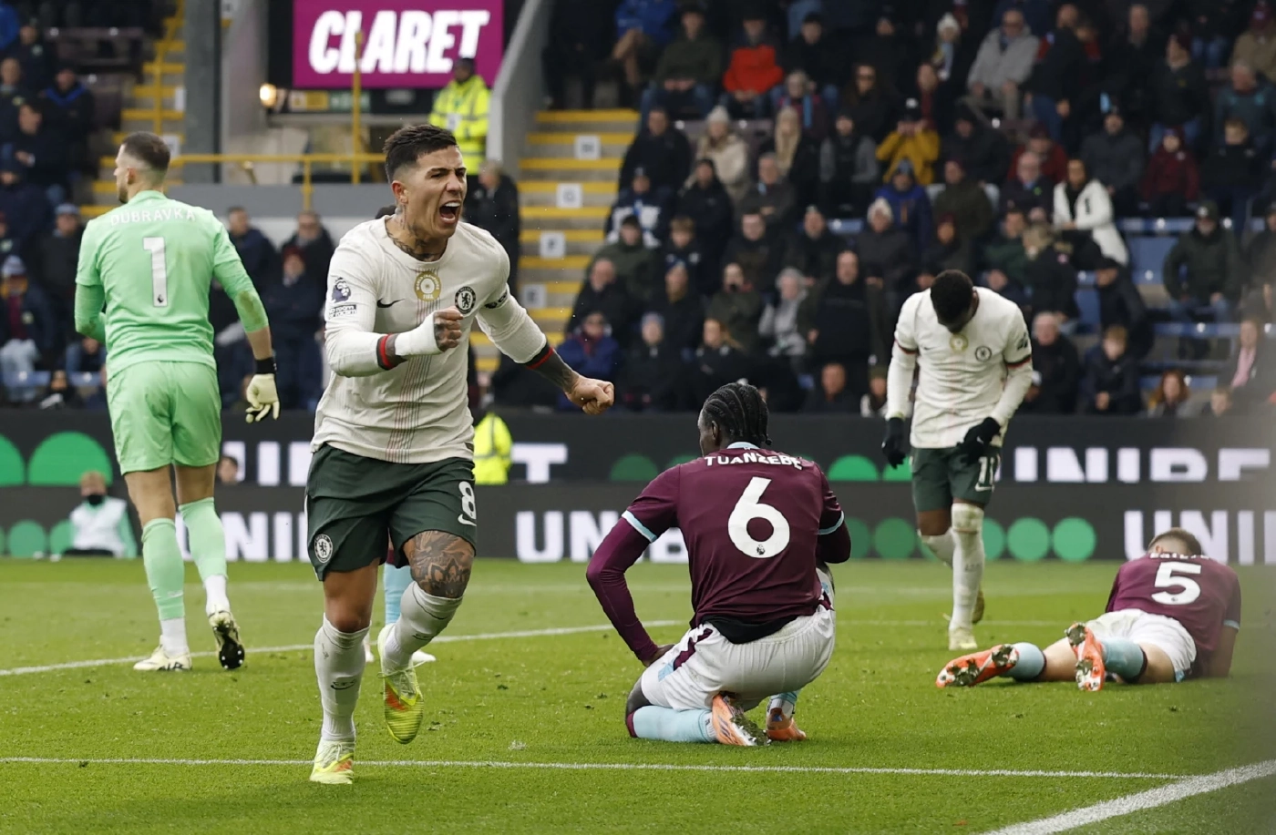 เก็บตก พรีเมียร์ลีก: ลิเวอร์พูล-แมนฯ ซิตี้ แพ้คู่! ปืนใหญ่ ยิ้มร่า จ่อทิ้งห่างจ่าฝูง