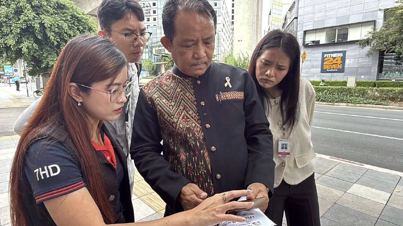 "ศรีสุวรรณ" ไม่ทน แจ้งความเอาผิดเพจปลอม โพสต์หาว่า "จ่อฟ้อง กัน จอมพลัง ไม่ใส่หมวกกันน็อค" จนโดนชาวโซเชียลจวกยับ-เกลียดชัง