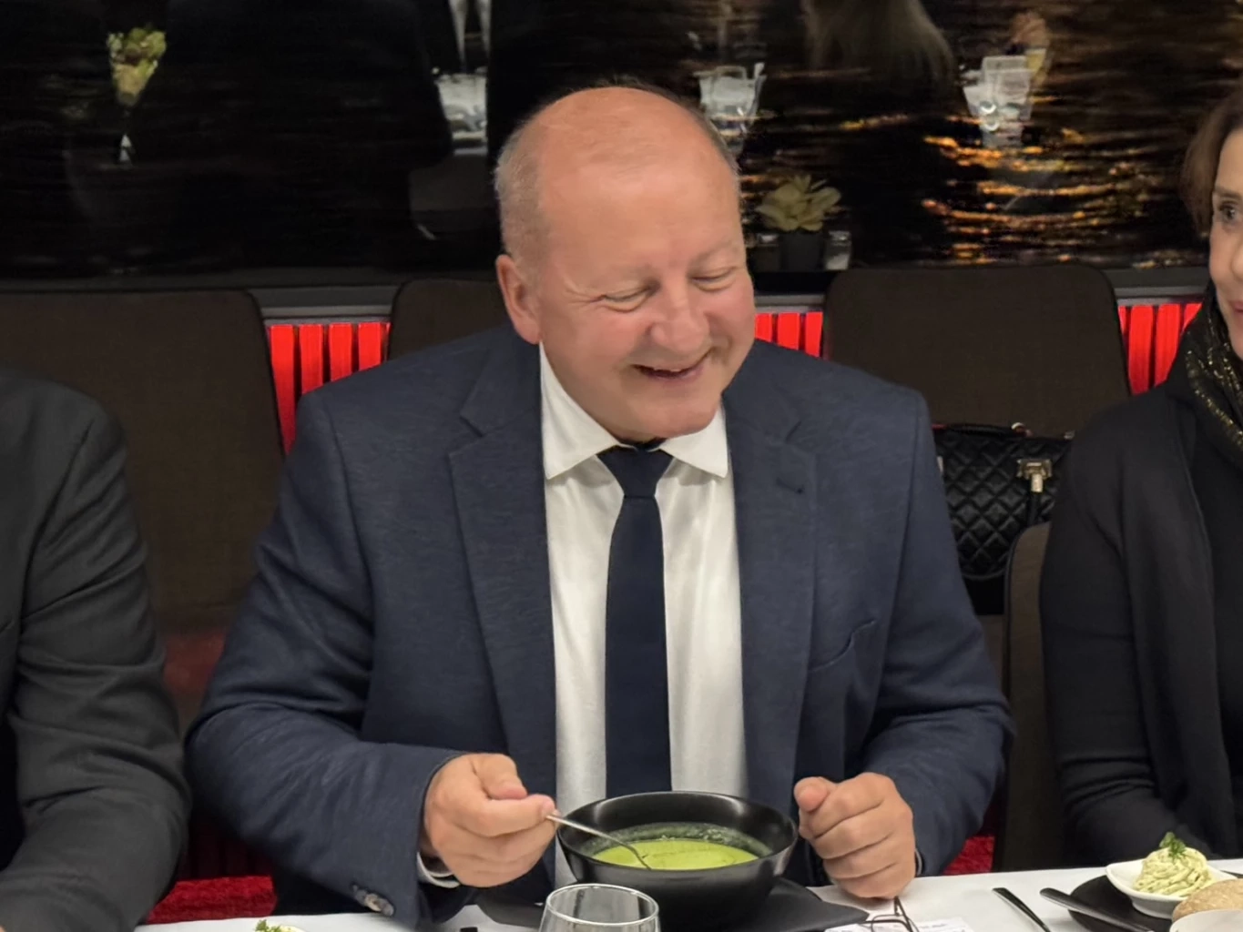 ฮังการี "แกะดำยุโรป" - บทเรียนไทยด้านนโยบาย ตปท.? พึ่งตัวเอง (มีคลิป)