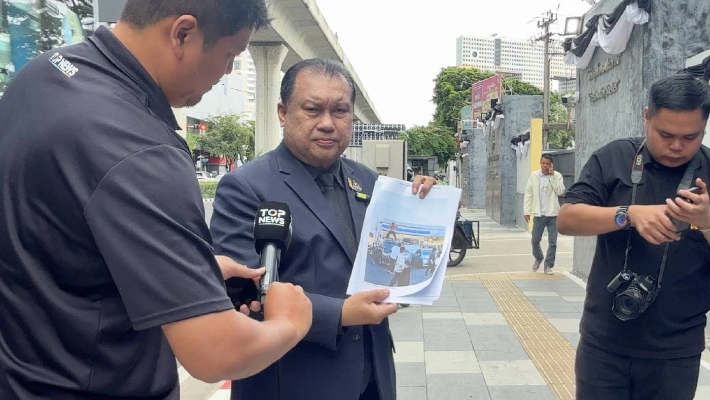 "สนธิญา" จี้ ผบช.ก. เอาผิด "แจ็กแปปโฮ" ถอดเสื้อเต้นบนหลังคารถที่ญี่ปุ่น