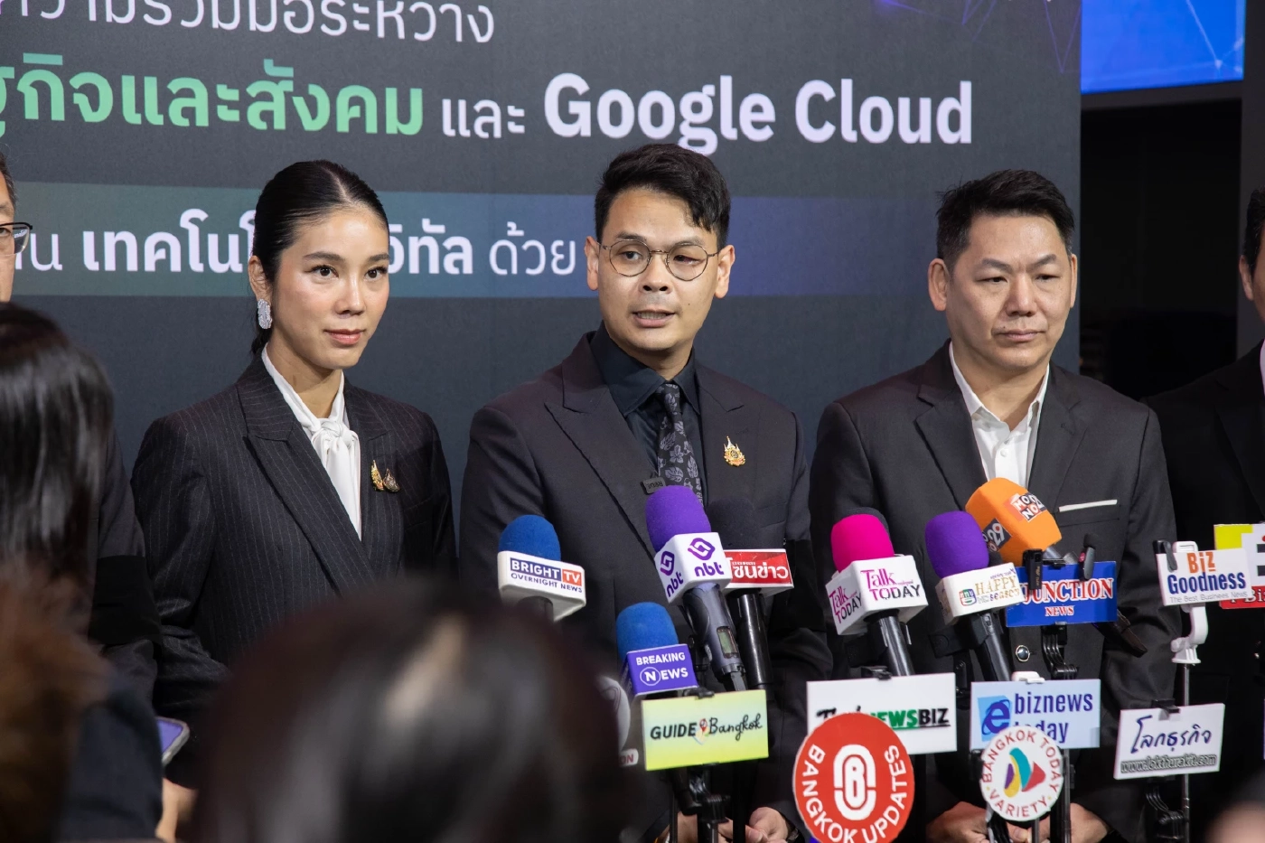 “ไชยชนก” นำทัพ DE จับมือ Google Cloud ให้ นศ.ใช้ฟรี Google AI Pro 1 ปี
