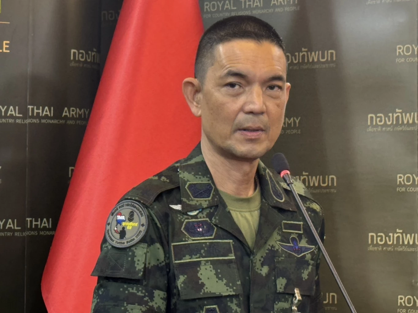 พล.ต.วินธัย สุวารี โฆษกกองทัพบก