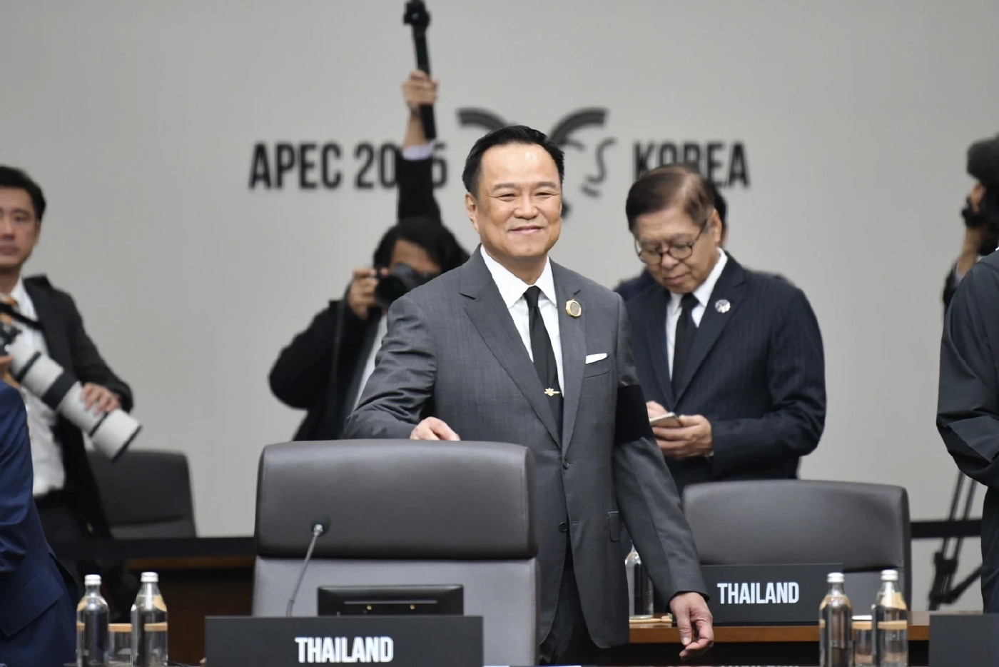 อนุทิน ชาญวีรกูล