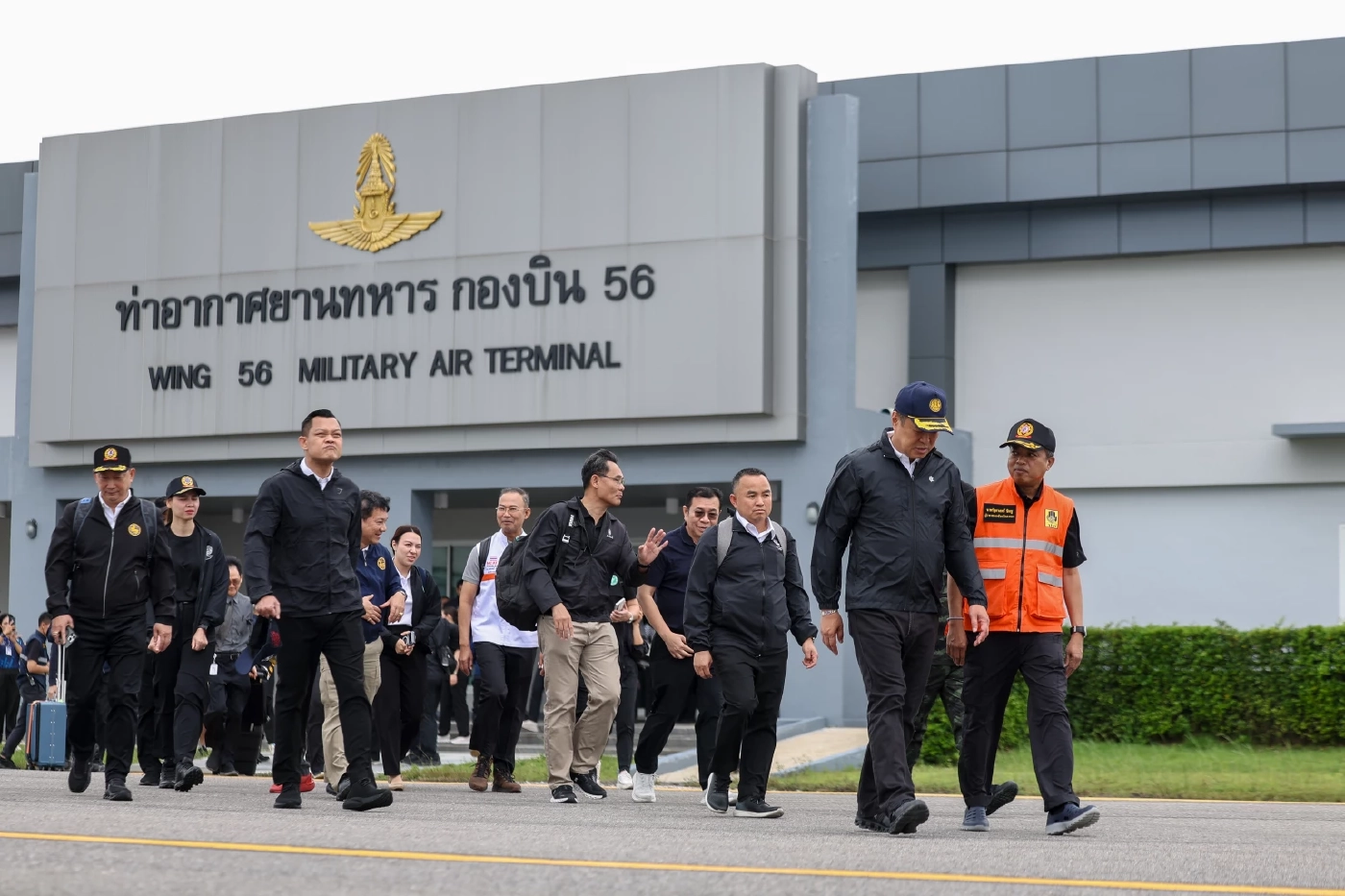 "นายกฯ แป้น" โผล่ต้อนรับ นายกฯ "อนุทิน" บินถึงหาดใหญ่ ลงใต้รอบที่ 4