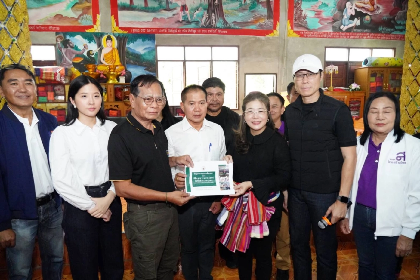 "สุดารัตน์” ควง “จินนี่”ลุยเปิดตัวผู้สมัครภาคอีสาน เตรียมพร้อมสู่สนามเลือกตั้ง