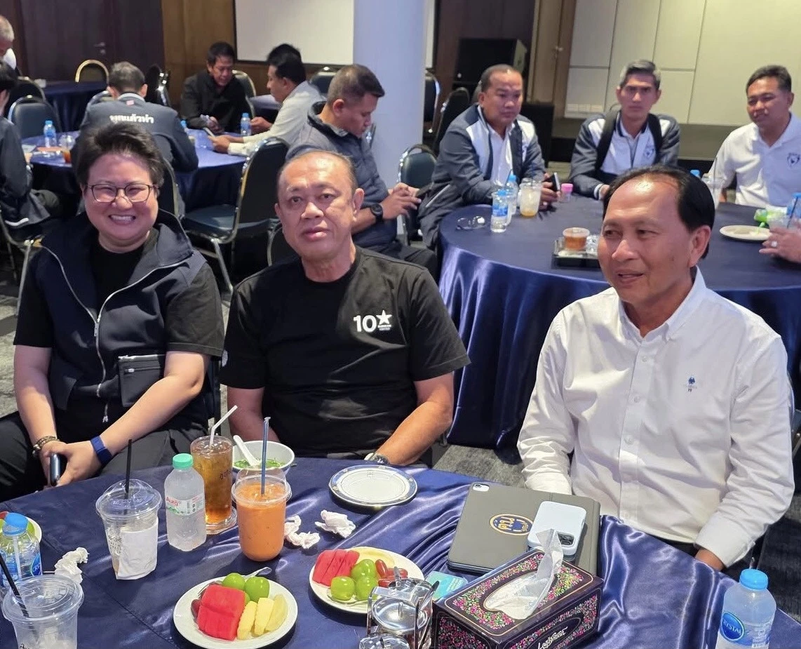 ชูศักดิ์ แม้นทิม สส.กาญจนบุรี เพื่อไทย นั่งร่วมโต๊ะครูใหญ่เนวิน 